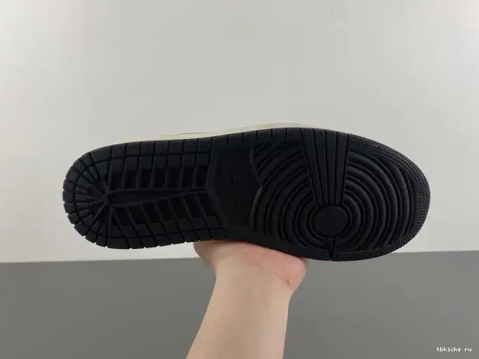 Rep TB CZ0790-102 1 Mocha Air Jordan Low OG 0421
